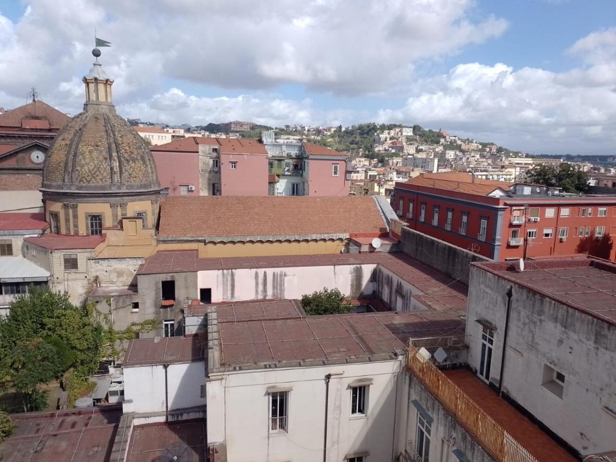 Appartamento Uno Sguardo Sui Tetti Napoli Esterno foto