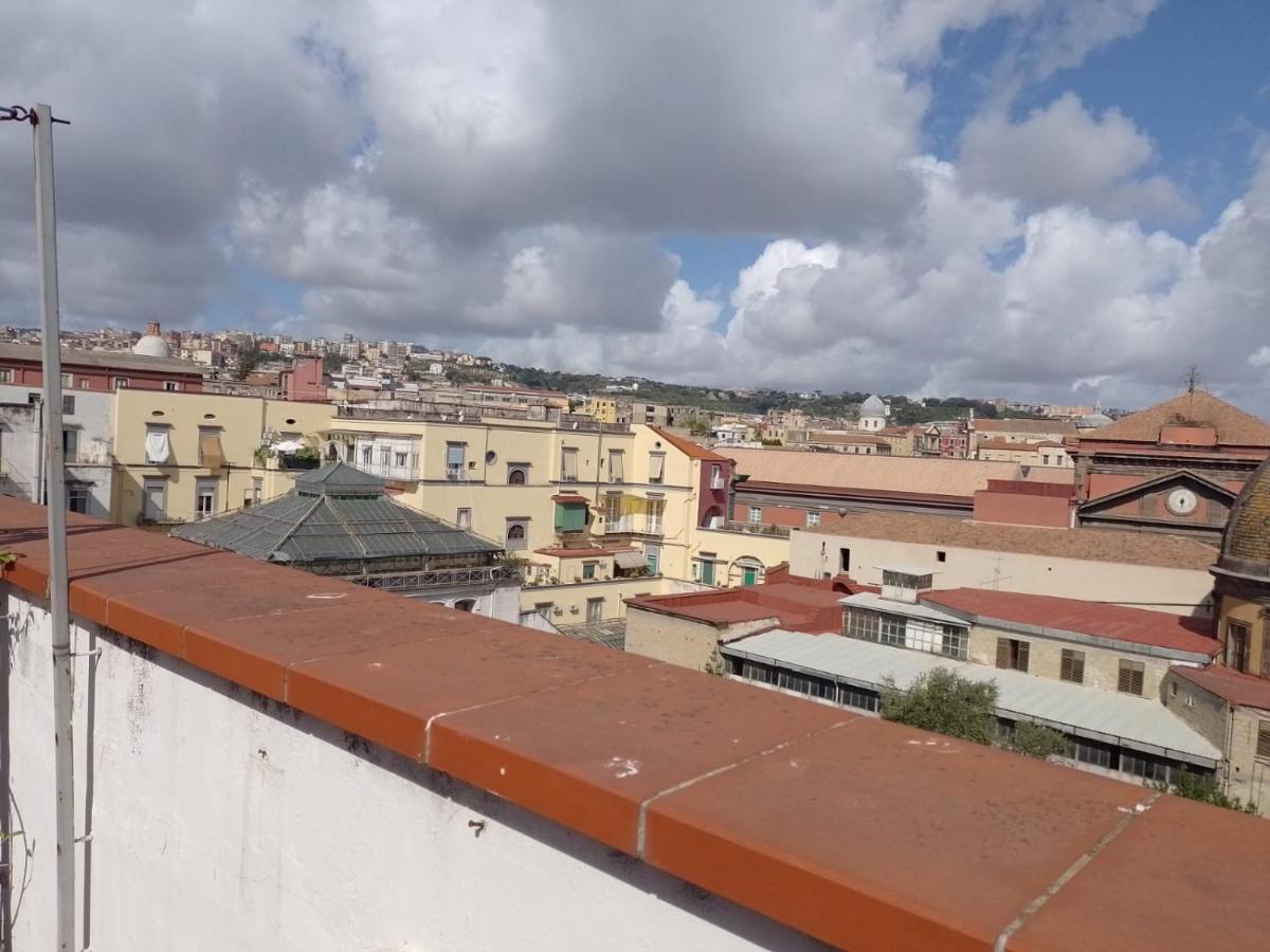 Appartamento Uno Sguardo Sui Tetti Napoli Esterno foto
